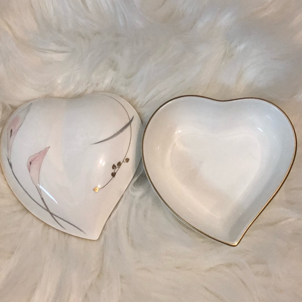 VINTAGE MIKASA HEART TRINKET HOLDER - Picture 2 of 8
